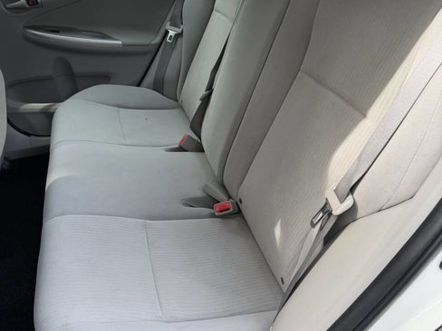 Used 2010 Toyota Corolla LE image 18