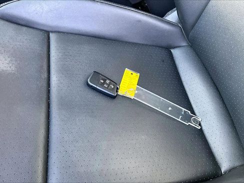 Used 2019 Volkswagen Atlas SE w/ Panoramic Sunroof Package image 14