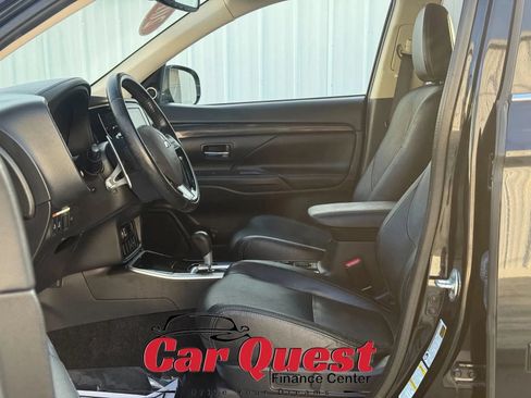 Used 2017 Mitsubishi Outlander GT AWD/4WD image 9