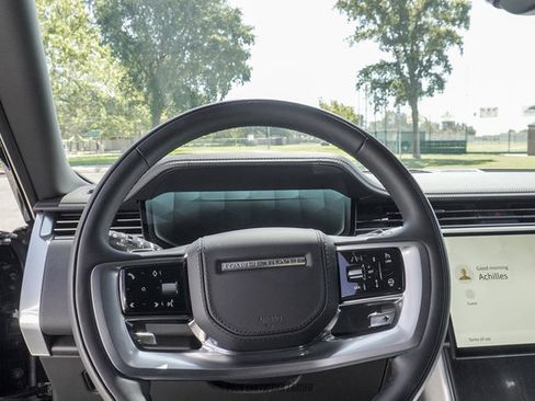 Used 2026 Land Rover Range Rover SV AWD/4WD image 21