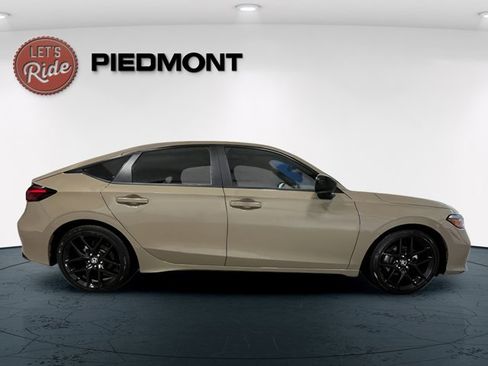 Used 2025 Honda Civic Sport image 4