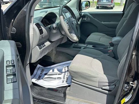 Used 2018 Nissan Frontier SV AWD/4WD image 14