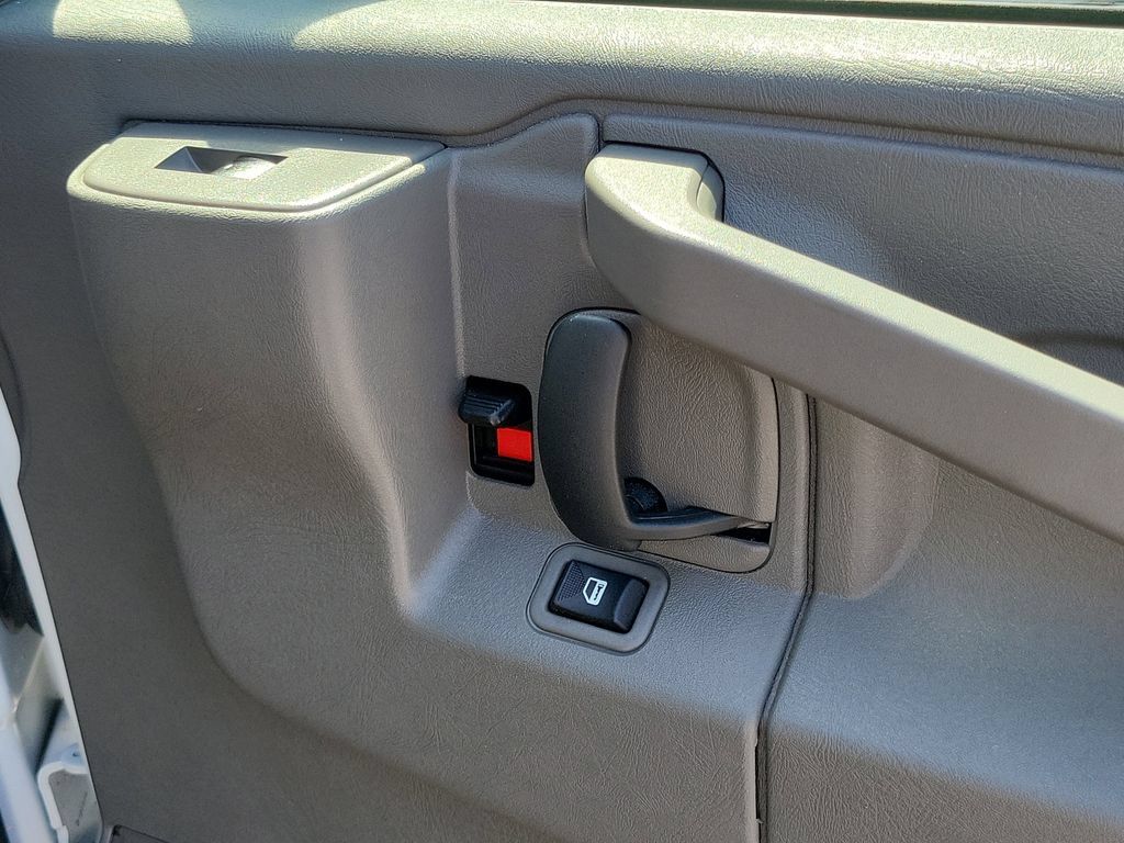 Used 2025 Chevrolet Express 2500 Extended w/ Driver Convenience Package RWD image 10
