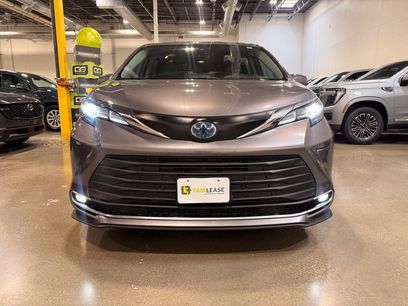 Used 2022 Toyota Sienna XLE