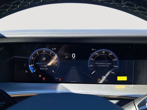 New 2025 Volkswagen Tiguan SE FWD image 23