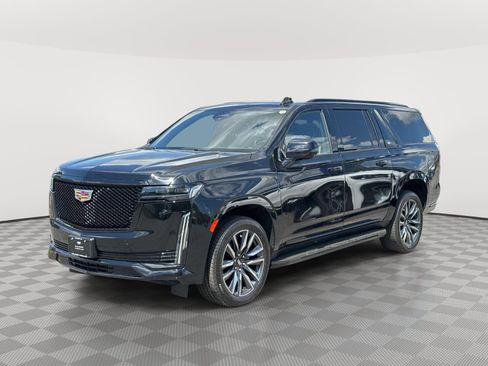 Used 2023 Cadillac Escalade ESV Sport AWD/4WD image 3