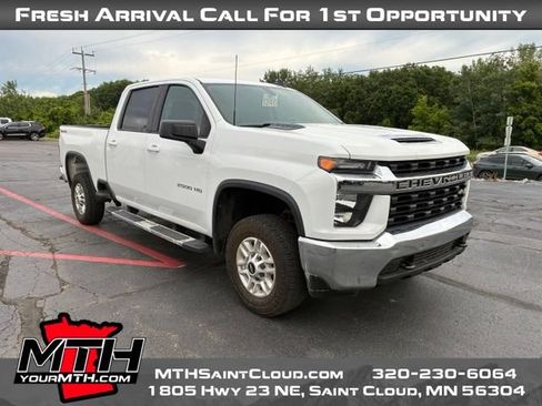 Used 2022 Chevrolet Silverado 2500 LT AWD/4WD image 2
