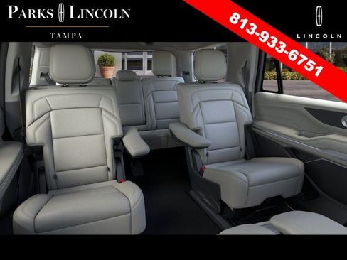 New 2026 Lincoln Navigator Reserve AWD/4WD image 11
