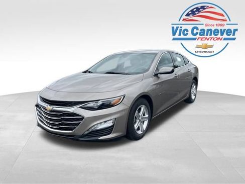 Used 2024 Chevrolet Malibu LT FWD image 1