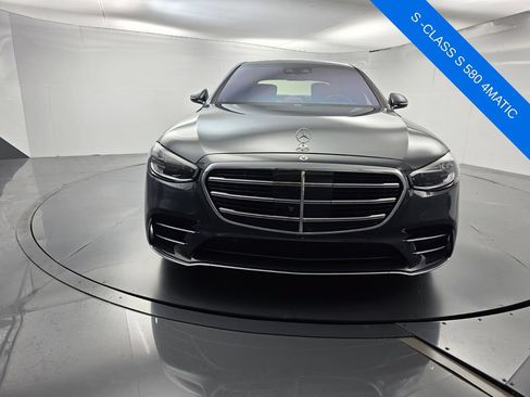 Used 2021 Mercedes-Benz S 580 4MATIC Sedan image 2