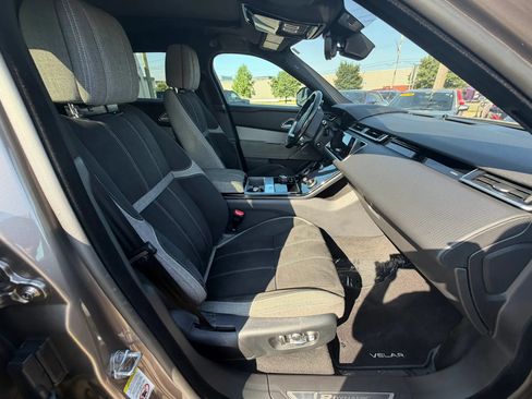Used 2019 Land Rover Range Rover Velar R-Dynamic SE AWD/4WD image 30
