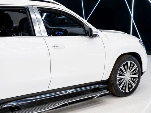 Used 2026 Mercedes-Benz Maybach GLS 600 4MATIC image 12