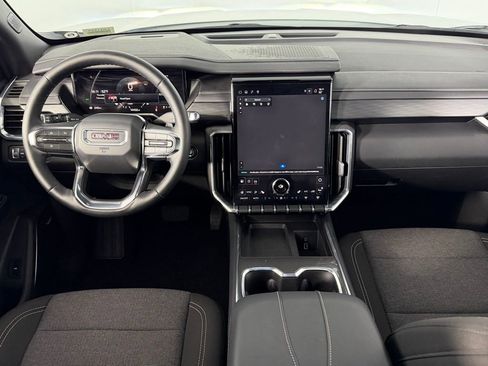 Used 2025 GMC Acadia Elevation image 12