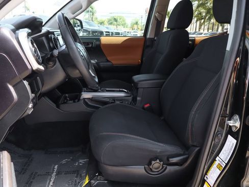 Used 2019 Toyota Tacoma SR5 RWD image 19