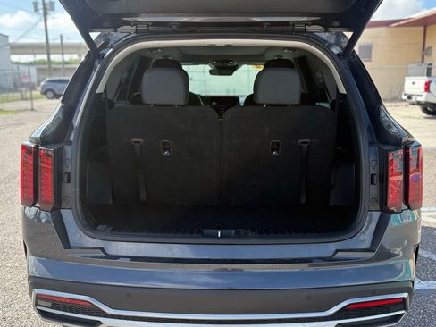 Used 2022 Kia Sorento EX w/ Panoramic Sunroof Package image 16