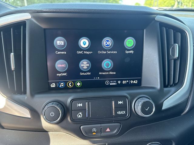 Used 2023 GMC Terrain SLT w/ Tech Package FWD image 14