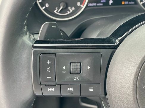 Used 2023 Nissan Rogue SL image 13