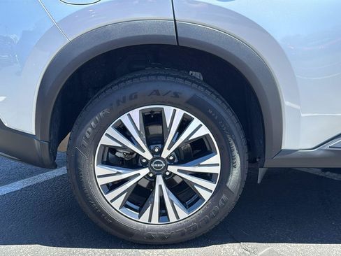 Used 2023 Nissan Rogue SV FWD image 6