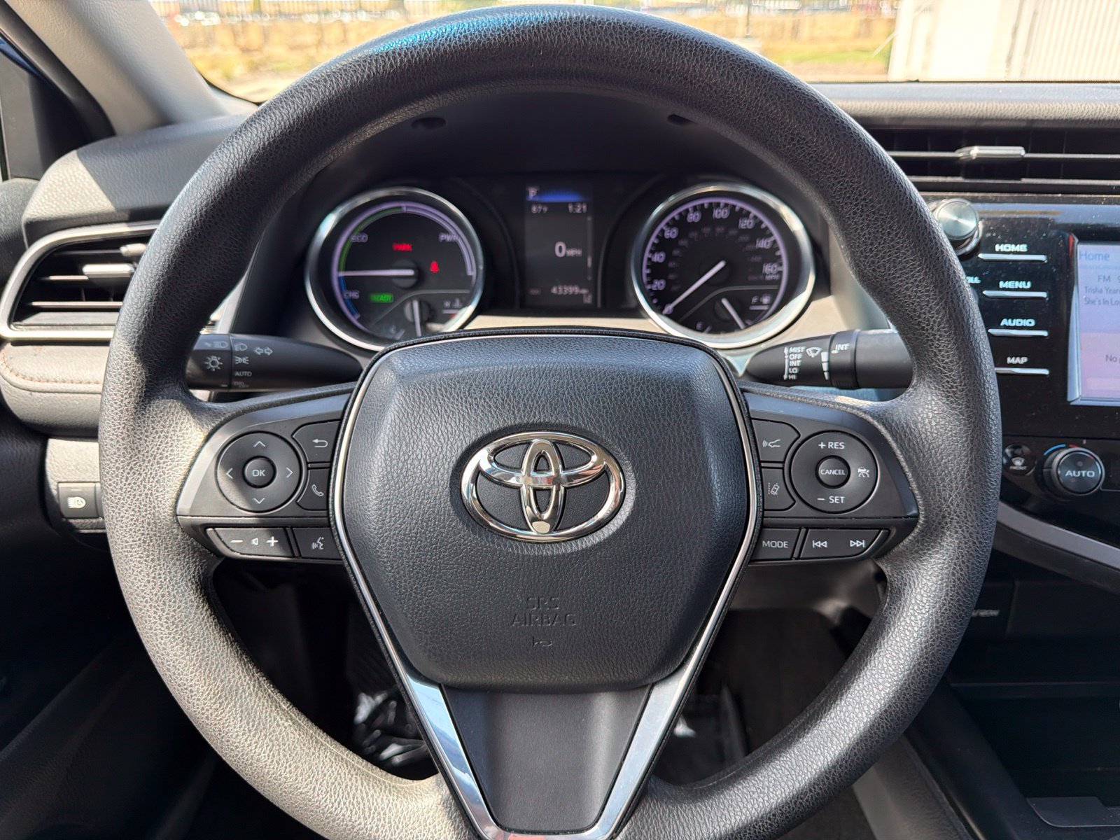 Used 2020 Toyota Camry LE FWD image 18