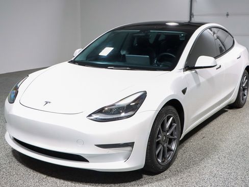 Used 2022 Tesla Model 3 Long Range image 26