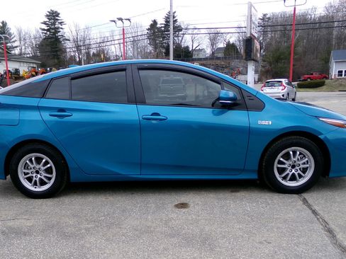 Used 2022 Toyota Prius Prime Limited image 6