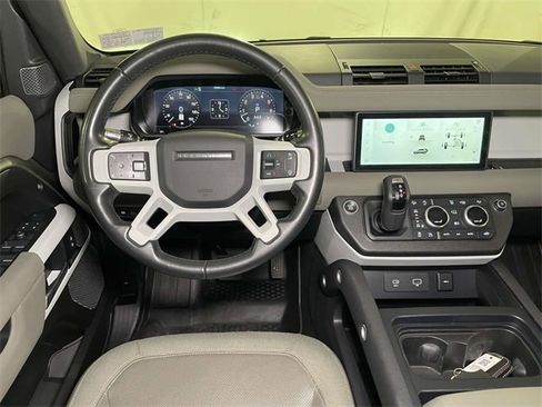 Used 2020 Land Rover Defender 110 First Edition image 24