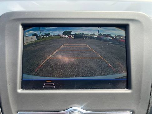 Used 2020 Chevrolet Equinox LT FWD image 19