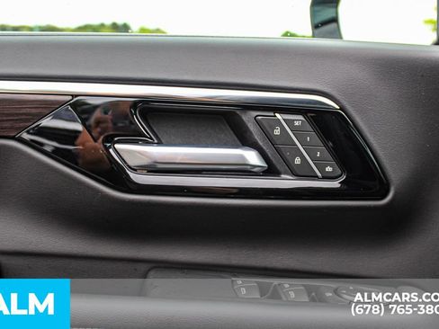 Used 2025 Chevrolet Suburban Z71 AWD/4WD image 39