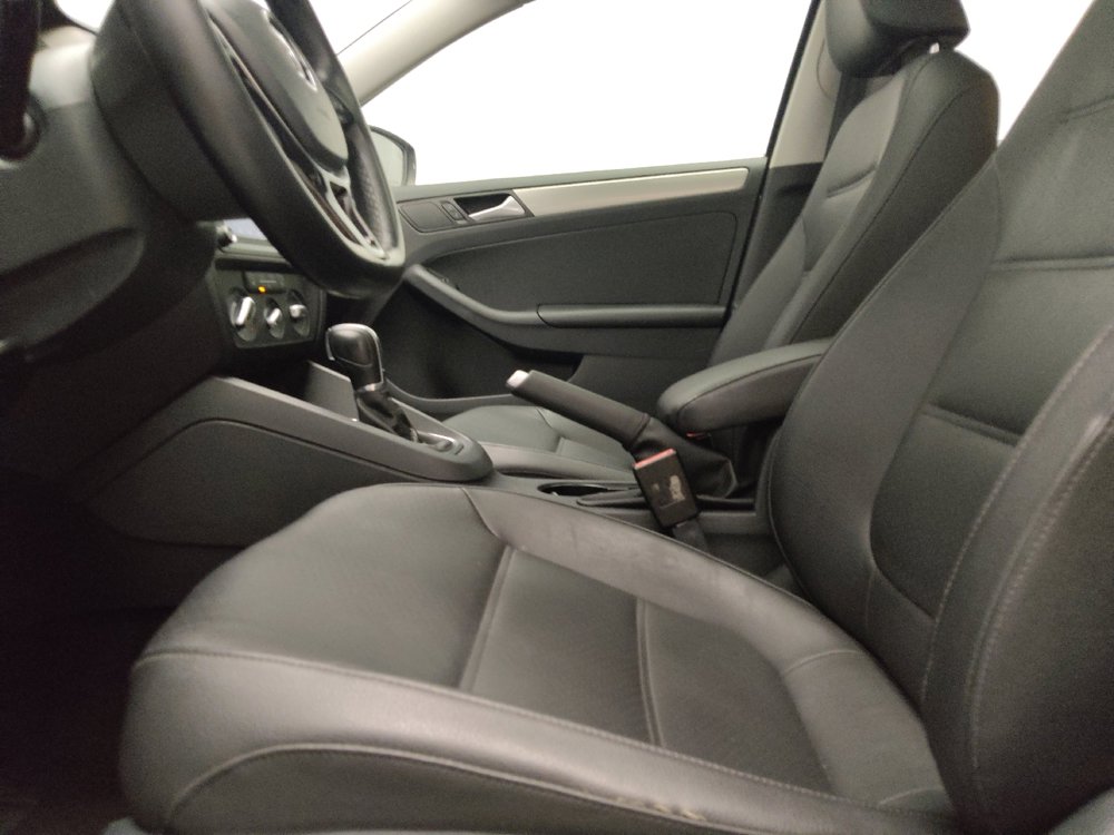 Used 2017 Volkswagen Jetta SE FWD image 17