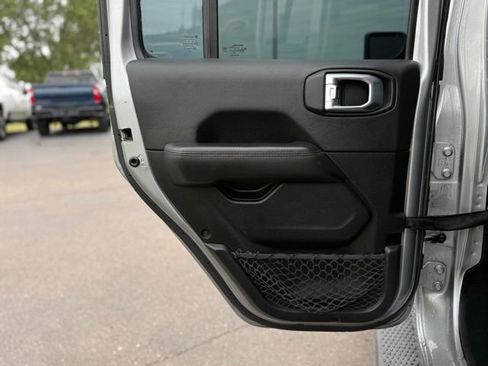 Used 2021 Jeep Wrangler Unlimited Sahara image 16