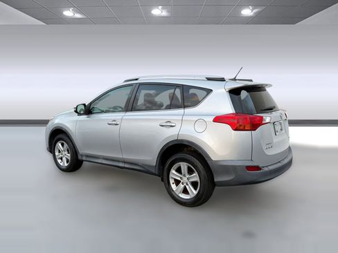 Used 2013 Toyota RAV4 XLE image 3