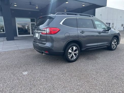 Used 2025 Subaru Ascent Premium image 3