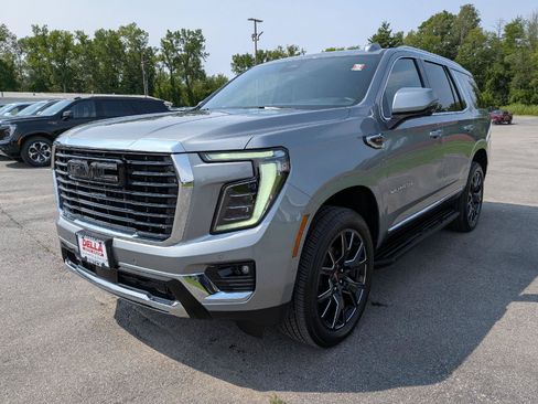 Used 2025 GMC Yukon Elevation w/ LPO, Elevation Black Package AWD/4WD image 3