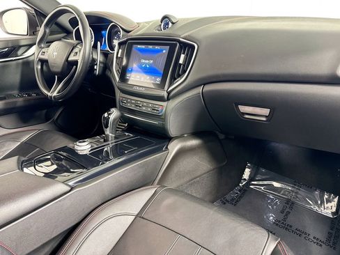 Used 2018 Maserati Ghibli S GranSport image 36
