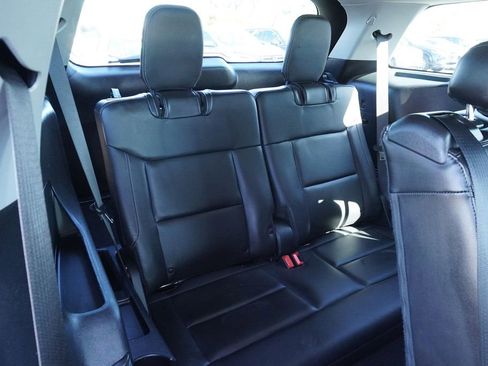 Used 2022 Ford Explorer XLT w/ Equipment Group 202A image 10