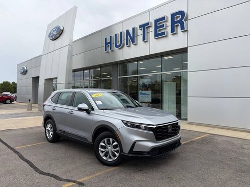 Used 2023 Honda CR-V LX image 1