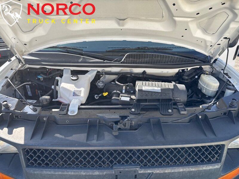 Used 2017 Chevrolet Express 2500 RWD image 25