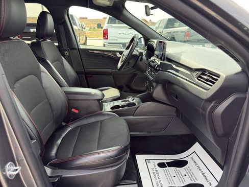 Used 2025 Ford Escape ST-Line AWD/4WD image 13