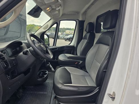 Used 2024 RAM ProMaster 2500 w/ Convenience Group FWD image 13