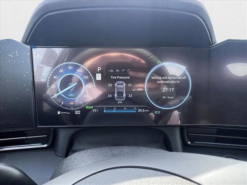 New 2025 Hyundai Elantra SEL image 13