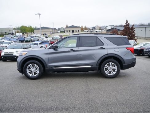 Used 2023 Ford Explorer XLT w/ Equipment Group 202A image 10