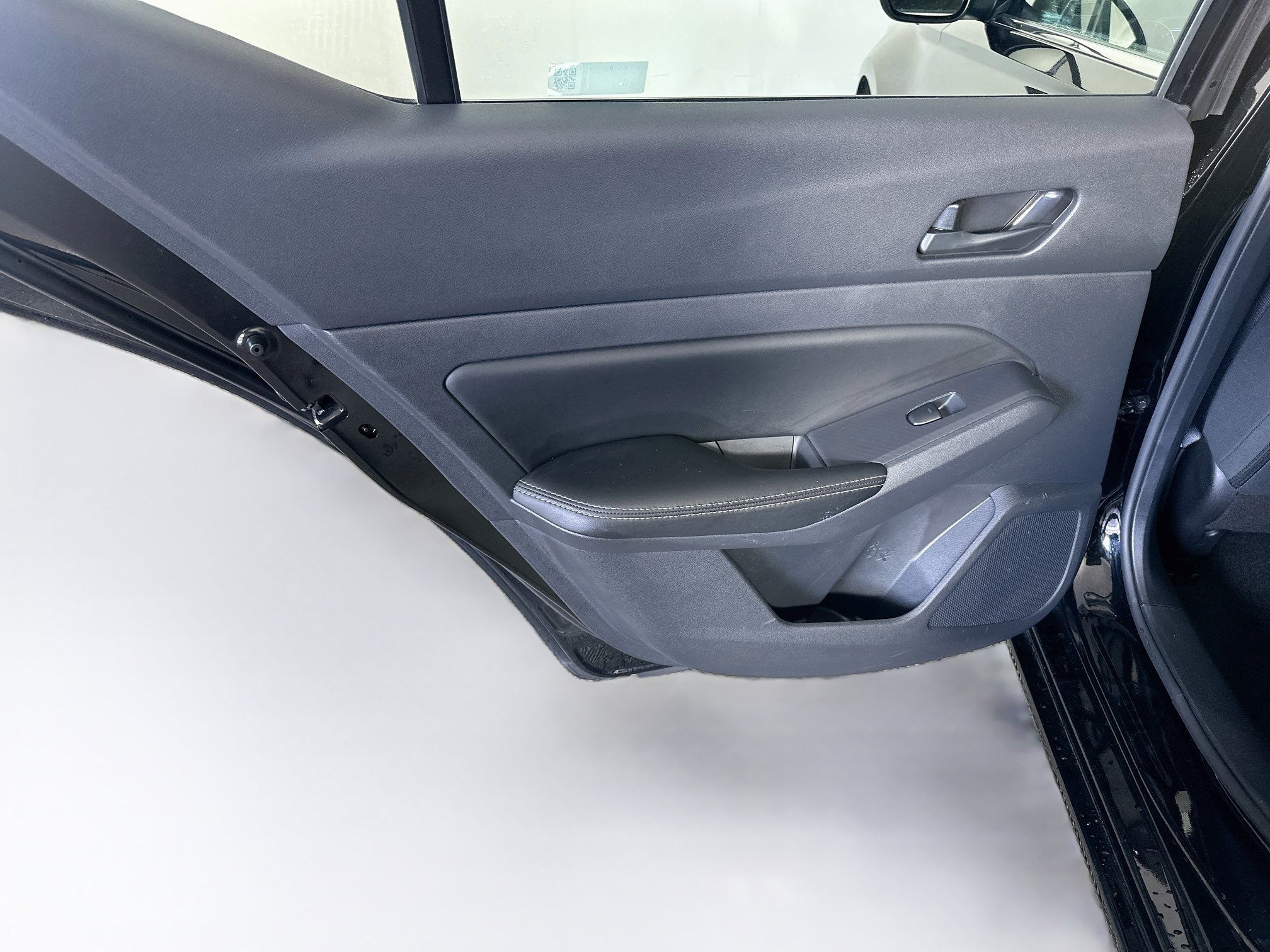 Used 2025 Nissan Altima 2.5 SV FWD image 24