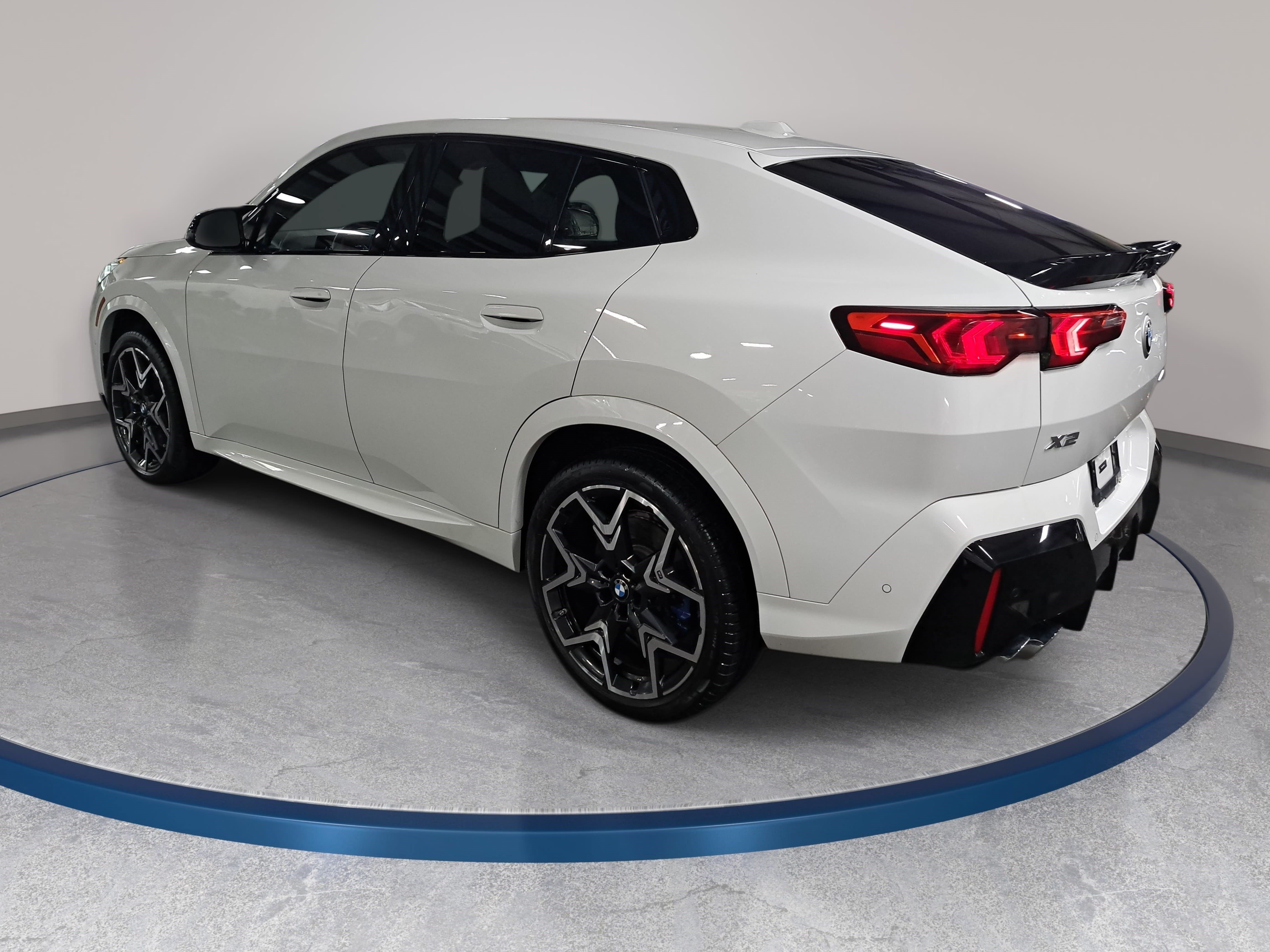 Used 2025 BMW X2 M35i AWD/4WD image 7