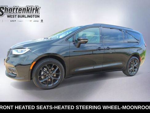 Used 2023 Chrysler Pacifica Touring-L w/ S Appearance Package image 1