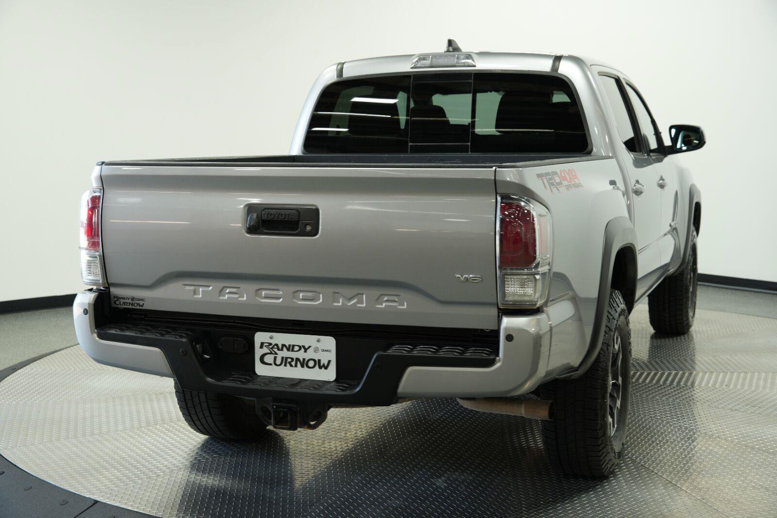 Used 2020 Toyota Tacoma TRD Off-Road w/ Technology Package AWD/4WD image 9