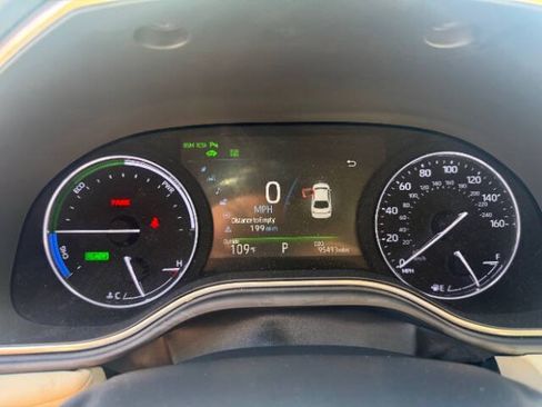 Used 2019 Toyota Avalon Limited w/ Advanced Safety Package FWD image 13