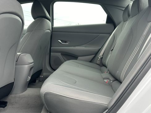 Used 2025 Hyundai Elantra Sport image 21