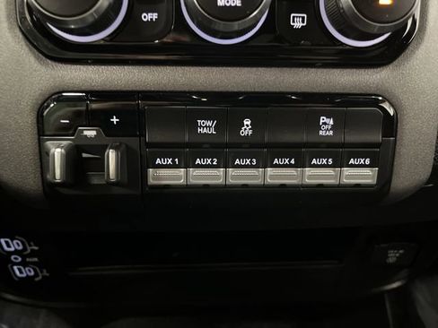 Used 2024 RAM 2500 Tradesman w/ Chrome Appearance Group image 24