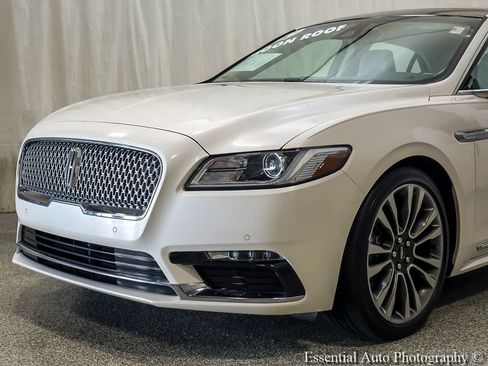 Used 2019 Lincoln Continental Select w/ Continental Climate Package FWD image 3