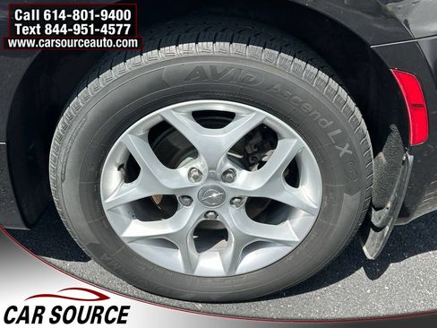 Used 2017 Chrysler Pacifica Touring Plus w/ Tire & Wheel Group FWD image 19